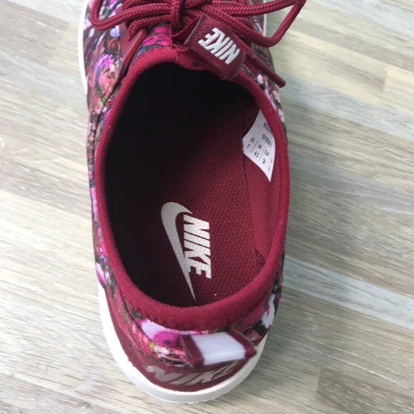NWT Nike Juvenate SE Print Red Team - Picture 8 of 8